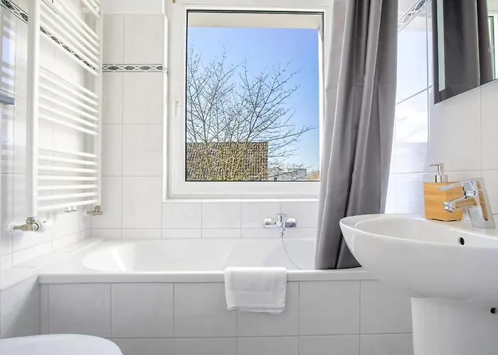 Modern~5*location~home Office~netflix~free Parking *